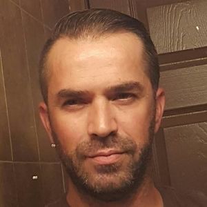 Meet your Posher, Carlos